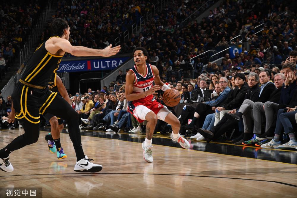 球场上总不 球场上总不